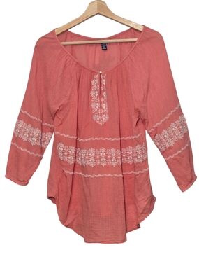 Chaps Coral Floral embroidered peasant blouse Crinkle Fabric Size Small